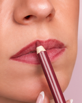 Waterproof Lip Pencil van Cent Pur Cent aanbrengen op lipcontour